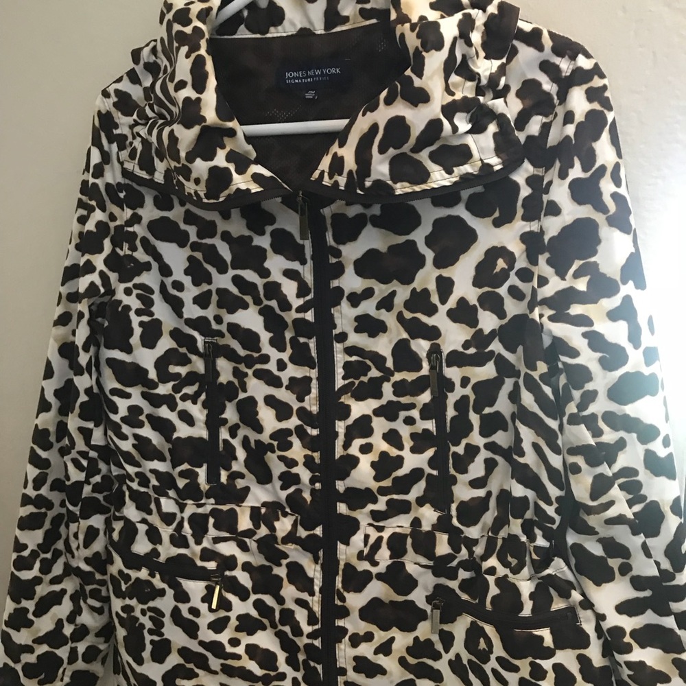 Light weight jacket
